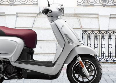 Scooterbanden wisselen / vervangen Scooterbanden wisselen / vervangen